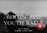 Immagine di Rally comunista Berlino Germania Est, 1950, secondo 5 filmato di repertorio 65675049655