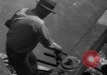 Standbild Taucher erholen Körper vom Lake Michigan barge Unfall Chicago Illinois USA, 1936, aus Sekunde 16 historischem Filmmaterial Videoclip 65675049688