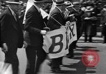 Standbild "Wir wollen Bier" Parade New York United States USA, 1932, aus Sekunde 30 historischem Filmmaterial Videoclip 65675049698