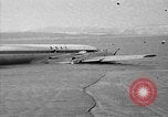 Standbild BOAC airliner ditched Severn River England, 1954, aus Sekunde 6 historischem Filmmaterial Videoclip 65675049703