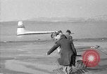Standbild BOAC airliner ditched Severn River England, 1954, aus Sekunde 13 historischem Filmmaterial Videoclip 65675049703