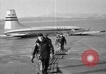 Standbild BOAC airliner ditched Severn River England, 1954, aus Sekunde 26 historischem Filmmaterial Videoclip 65675049703