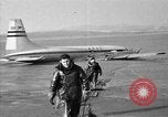 Standbild BOAC airliner ditched Severn River England, 1954, aus Sekunde 27 historischem Filmmaterial Videoclip 65675049703