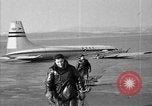 Standbild BOAC airliner ditched Severn River England, 1954, aus Sekunde 28 historischem Filmmaterial Videoclip 65675049703