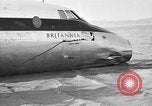 Standbild BOAC airliner ditched Severn River England, 1954, aus Sekunde 30 historischem Filmmaterial Videoclip 65675049703