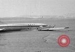 Standbild BOAC airliner ditched Severn River England, 1954, aus Sekunde 42 historischem Filmmaterial Videoclip 65675049703