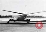 Standbild British Comet Jetliner Hertfordshire England, 1951, aus Sekunde 23 historischem Filmmaterial Videoclip 65675049704