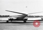 Standbild British Comet Jetliner Hertfordshire England, 1951, aus Sekunde 24 historischem Filmmaterial Videoclip 65675049704