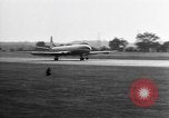 Standbild British Comet Jetliner Hertfordshire England, 1951, aus Sekunde 36 historischem Filmmaterial Videoclip 65675049704
