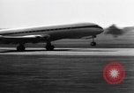 Standbild British Comet Jetliner Hertfordshire England, 1951, aus Sekunde 39 historischem Filmmaterial Videoclip 65675049704