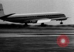 Standbild British Comet Jetliner Hertfordshire England, 1951, aus Sekunde 42 historischem Filmmaterial Videoclip 65675049704