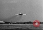 Standbild British Comet Jetliner Hertfordshire England, 1951, aus Sekunde 47 historischem Filmmaterial Videoclip 65675049704