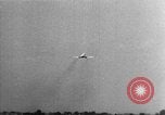 Standbild British Comet Jetliner Hertfordshire England, 1951, aus Sekunde 52 historischem Filmmaterial Videoclip 65675049704