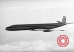 Standbild British Comet Jetliner Hertfordshire England, 1951, aus Sekunde 54 historischem Filmmaterial Videoclip 65675049704