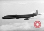Standbild British Comet Jetliner Hertfordshire England, 1951, aus Sekunde 55 historischem Filmmaterial Videoclip 65675049704