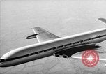 Standbild British Comet Jetliner Hertfordshire England, 1951, aus Sekunde 59 historischem Filmmaterial Videoclip 65675049704