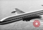 Standbild British Comet Jetliner Hertfordshire England, 1951, aus Sekunde 61 historischem Filmmaterial Videoclip 65675049704