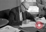 Standbild Dwight D Eisenhower Augusta Georgia USA, 1956, aus Sekunde 53 historischem Filmmaterial Videoclip 65675049705