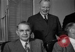 Standbild Verteidigungsministerium Beamten Arlington Virginia USA, 1957, aus Sekunde 61 historischem Filmmaterial Videoclip 65675049708