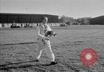 Image Neville Duc Tangmere Air Station Chichester Angleterre, 1953, de la seconde 4 séquences d'archives historiques vidéo 65675049711