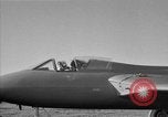 Image Neville Duc Tangmere Air Station Chichester Angleterre, 1953, de la seconde 19 séquences d'archives historiques vidéo 65675049711