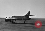 Image Neville Duc Tangmere Air Station Chichester Angleterre, 1953, de la seconde 27 séquences d'archives historiques vidéo 65675049711