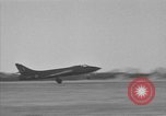 Image Neville Duc Tangmere Air Station Chichester Angleterre, 1953, de la seconde 37 séquences d'archives historiques vidéo 65675049711