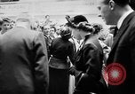 Standbild Queen Elizabeth Birmingham England, 1956, aus Sekunde 8 historischem Filmmaterial Videoclip 65675049716