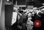 Standbild Queen Elizabeth Birmingham England, 1956, aus Sekunde 13 historischem Filmmaterial Videoclip 65675049716