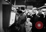Standbild Queen Elizabeth Birmingham England, 1956, aus Sekunde 14 historischem Filmmaterial Videoclip 65675049716