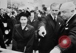 Standbild Queen Elizabeth Birmingham England, 1956, aus Sekunde 36 historischem Filmmaterial Videoclip 65675049716