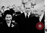 Standbild Queen Elizabeth Birmingham England, 1956, aus Sekunde 43 historischem Filmmaterial Videoclip 65675049716