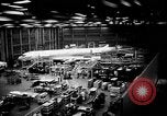 Standbild Bau der ersten Boeing Model 717 (KC-135) Renton Washington United States USA, 1956, aus Sekunde 52 historischem Filmmaterial Videoclip 65675049717