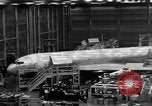 Standbild Bau der ersten Boeing Model 717 (KC-135) Renton Washington United States USA, 1956, aus Sekunde 62 historischem Filmmaterial Videoclip 65675049717