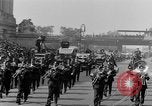 Standbild Parade New York City USA, 1936, aus Sekunde 13 historischem Filmmaterial Videoclip 65675049733