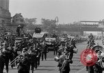 Standbild Parade New York City USA, 1936, aus Sekunde 16 historischem Filmmaterial Videoclip 65675049733