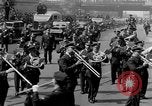 Standbild Parade New York City USA, 1936, aus Sekunde 20 historischem Filmmaterial Videoclip 65675049733
