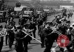 Standbild Parade New York City USA, 1936, aus Sekunde 21 historischem Filmmaterial Videoclip 65675049733