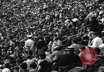 Standbild Zuschauer New York United States USA, 1936, aus Sekunde 10 historischem Filmmaterial Videoclip 65675049743
