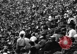 Standbild Zuschauer New York United States USA, 1936, aus Sekunde 13 historischem Filmmaterial Videoclip 65675049743