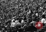 Standbild Zuschauer New York United States USA, 1936, aus Sekunde 16 historischem Filmmaterial Videoclip 65675049743