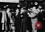 Immagine di Cappotti Kansas City Missouri USA, 1933, secondo 15 filmato di repertorio 65675049747