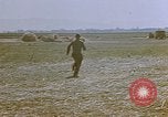 Standbild USA P-47 Flugzeuge Deutschland, 1945, aus Sekunde 56 historischem Filmmaterial Videoclip 65675049771