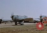 Standbild Nazi Flag Deutschland, 1945, aus Sekunde 51 historischem Filmmaterial Videoclip 65675049772