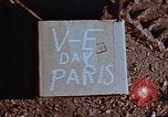 Standbild Allied Flags Paris Frankreich, 1945, aus Sekunde 7 historischem Filmmaterial Videoclip 65675049774