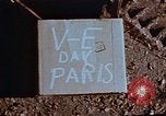 Standbild Allied Flags Paris Frankreich, 1945, aus Sekunde 11 historischem Filmmaterial Videoclip 65675049774