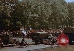 Standbild Allied Flags Paris Frankreich, 1945, aus Sekunde 17 historischem Filmmaterial Videoclip 65675049774