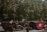 Standbild Allied Flags Paris Frankreich, 1945, aus Sekunde 21 historischem Filmmaterial Videoclip 65675049774