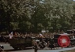 Standbild Allied Flags Paris Frankreich, 1945, aus Sekunde 23 historischem Filmmaterial Videoclip 65675049774
