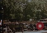 Standbild Allied Flags Paris Frankreich, 1945, aus Sekunde 25 historischem Filmmaterial Videoclip 65675049774